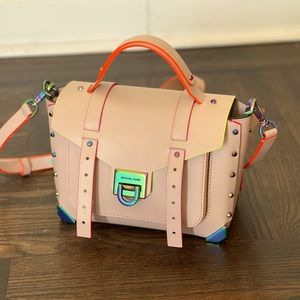 Michael Kors Manhattan
Crossbody Bag Pink/Iridescent